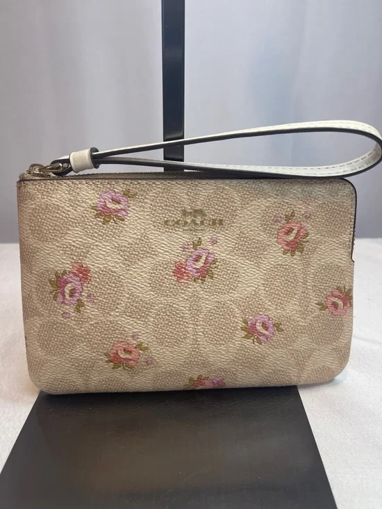 Coach F2596-CAR20 Corner Zip Wristlet in Signature Canvas with Floral - Picture 1 of 9